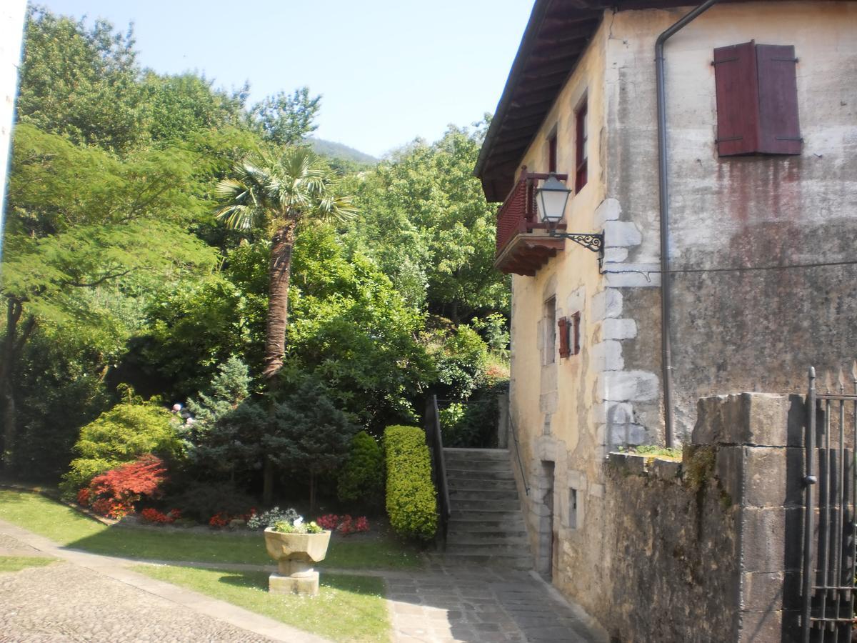 Larraenea Bed And Breakfast Лесака Экстерьер фото