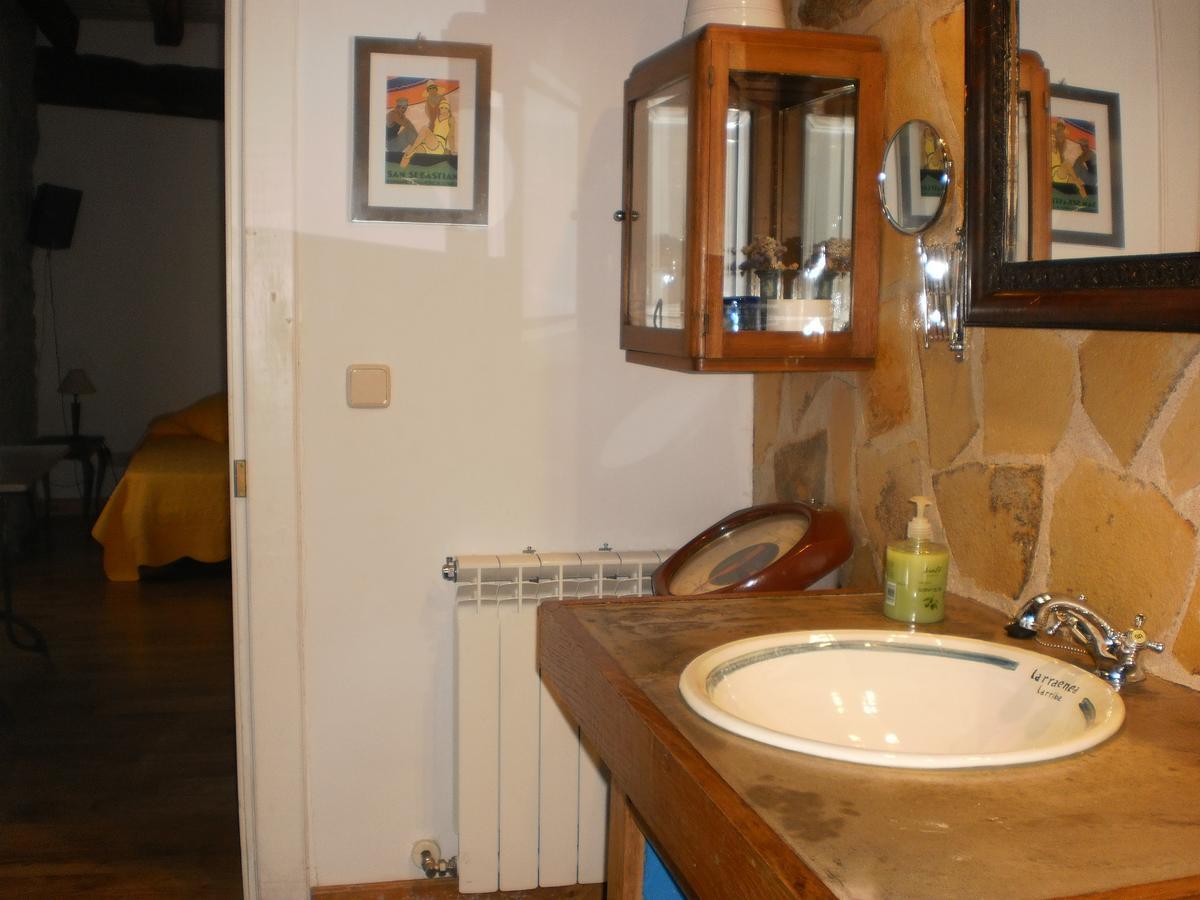 Larraenea Bed And Breakfast Лесака Экстерьер фото
